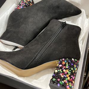NEW IN BOX Betsey Johnson Riverr Bootie Faux Suede Black